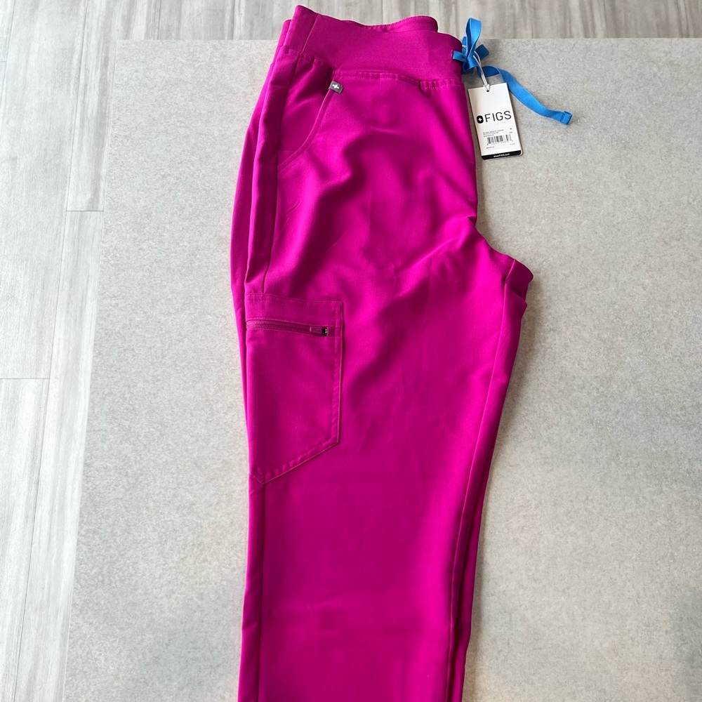 Figs Women’s Rasberry Sorbet Zamora High Waisted Petite Jogger Scrub Pants